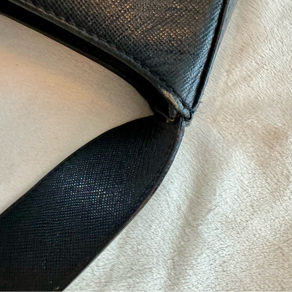 SALVATORE FERRAGAMO (100% Authentic) - Saffiano Leather Chain-Link Shoulder Bag - Picture 14 of 16